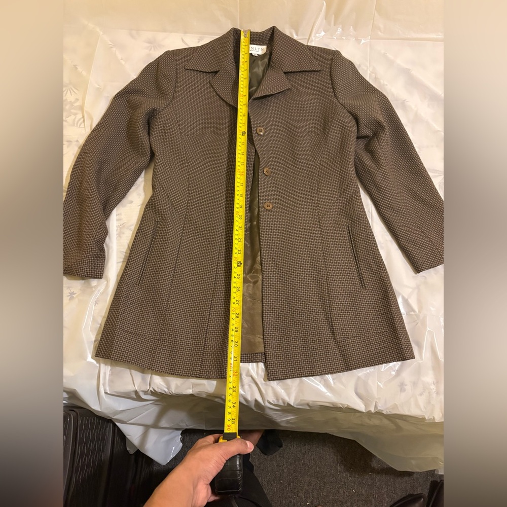 Women's Tailored Gray Patterned Coat - image 6